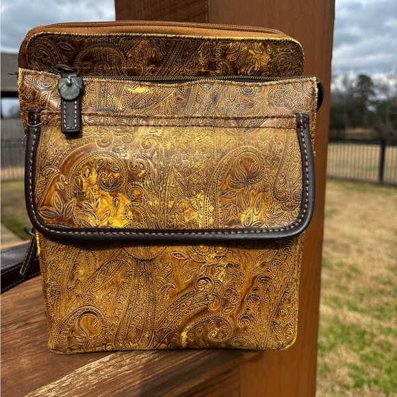 GUC! Relic Vintage Paisley Leather Gold Crossbody Bag - Picture 13 of 14